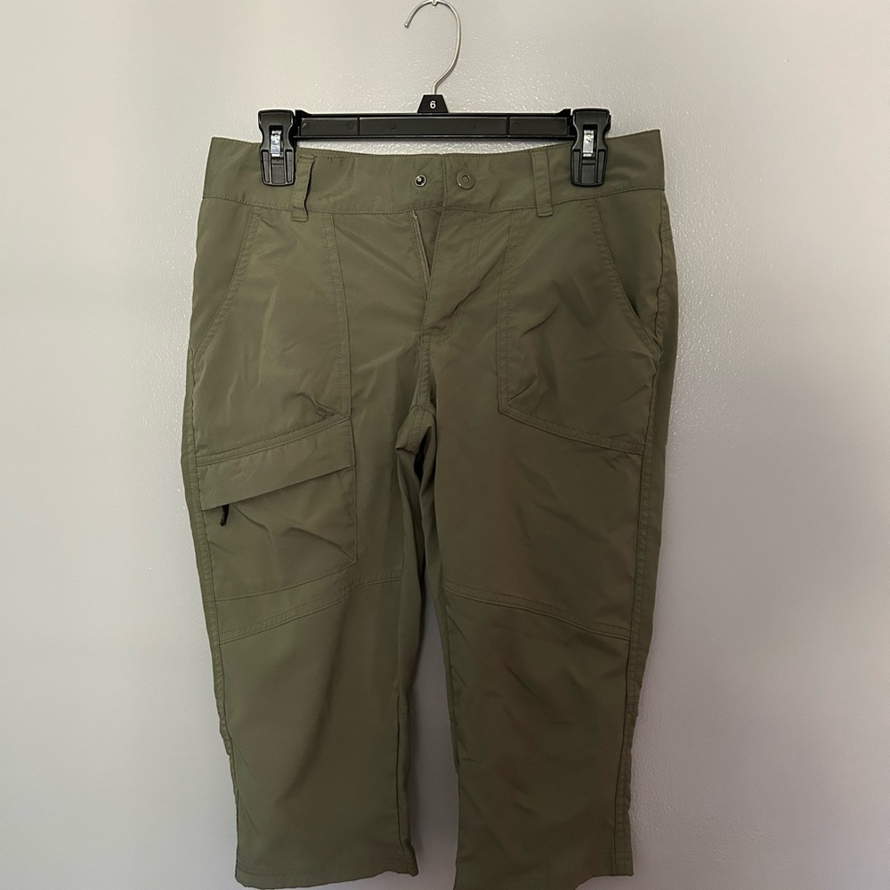 Columbia Olive Green Capris